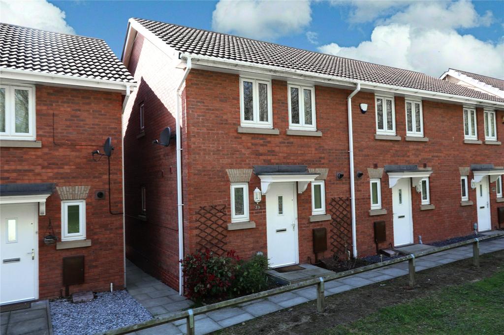 Thirlmere Way, Kingswood, Hull, East Yorkshire, HU7 3 bed end of