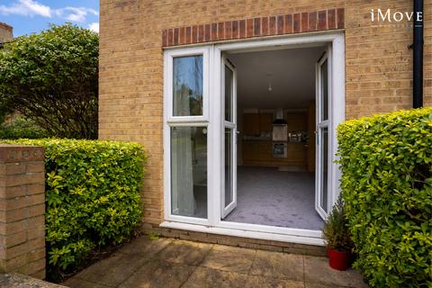 2 bedroom flat to rent, 5 Worcester Close, London SE20