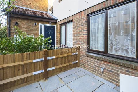 1 bedroom terraced house to rent, Lansdowne Wood Close, West Norwood, London, SE27