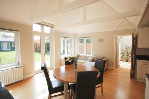 4 bedroom detached house to rent, Nelson Road, New Malden