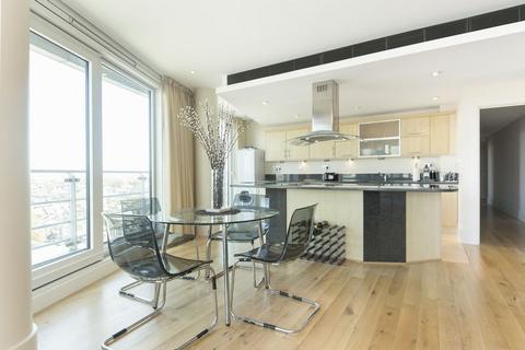 3 bedroom flat to rent, Beautifully Presented Three Bedroom Riverside Apartment in Putney Wharf