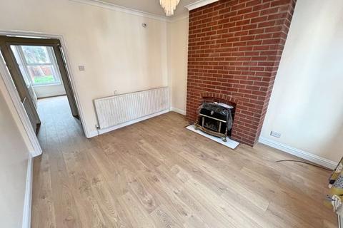 3 bedroom terraced house to rent, Launder Terrace, Grantham