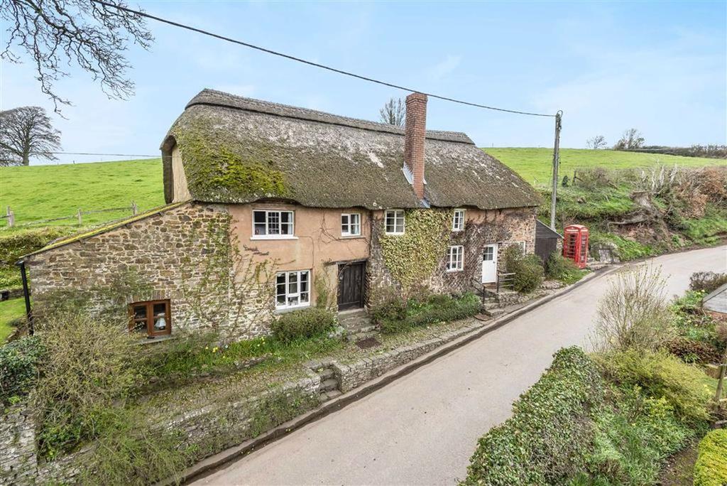 East Worlington, Crediton, Devon, EX17 3 bed detached house for sale