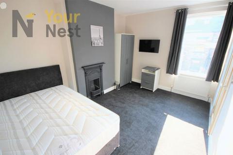 5 bedroom house share to rent, Room 3,  Warrels Avenue, Bramley, Leeds, LS13 3NZ, All En-suites.