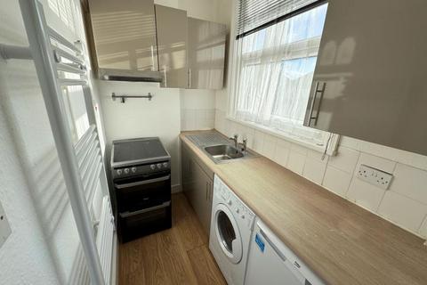 Studio to rent, ETON AVENUE, NORTH FINCHLEY, N12