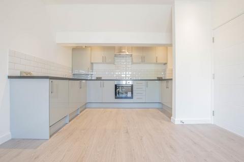 2 bedroom apartment to rent, High Road, Broxbourne EN10