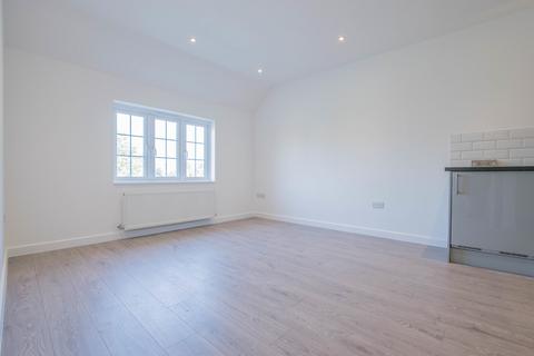 2 bedroom apartment to rent, High Road, Broxbourne EN10