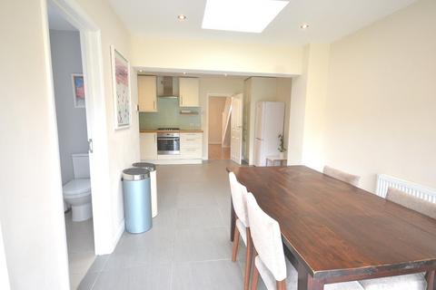4 bedroom end of terrace house to rent, 7 Bower Terrace