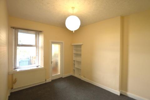 2 bedroom flat to rent, Forth Avenue, Kirkcaldy, KY2