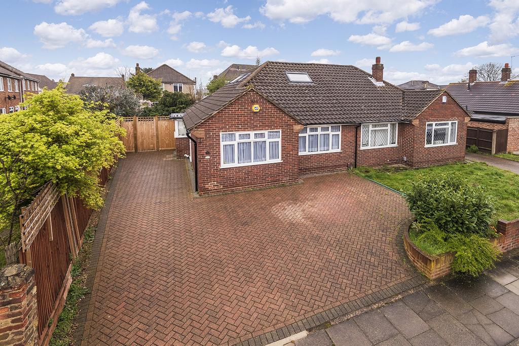 Lewin Road, South Bexleyheath, Kent, DA6 3 bed bungalow £430,000