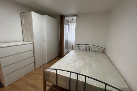 Studio to rent, Mill Lane, Hampstead