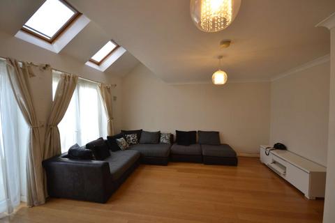 2 bedroom flat to rent, Trinity Road, Tooting, London