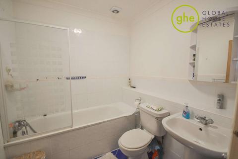 2 bedroom flat to rent, Trinity Road, Tooting, London
