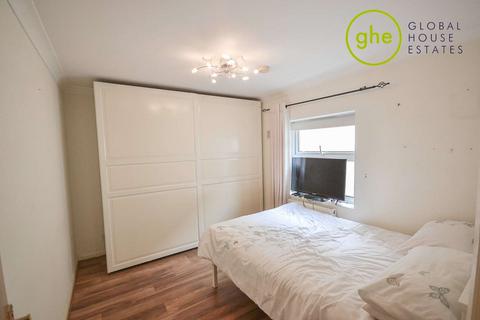 2 bedroom flat to rent, Trinity Road, Tooting, London
