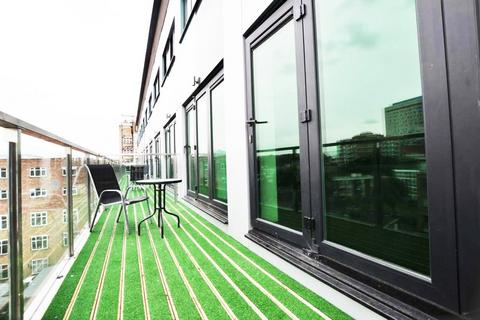 undefined, Commercial Road, London E1