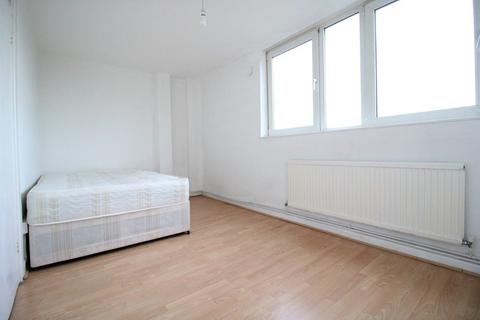 3 bedroom maisonette to rent, Pownall Road, London E8