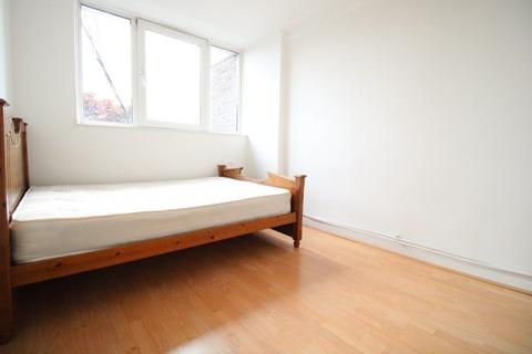 3 bedroom maisonette to rent, Pownall Road, London E8