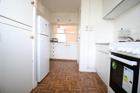 3 bedroom maisonette to rent, Pownall Road, London E8