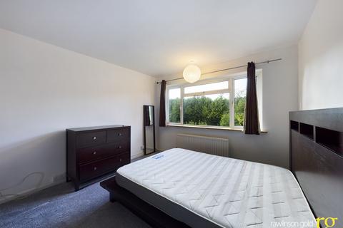 2 bedroom maisonette to rent, Chamberlain Way, Pinner