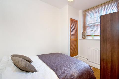 2 bedroom apartment to rent, Clerkenwell Road, EC1M