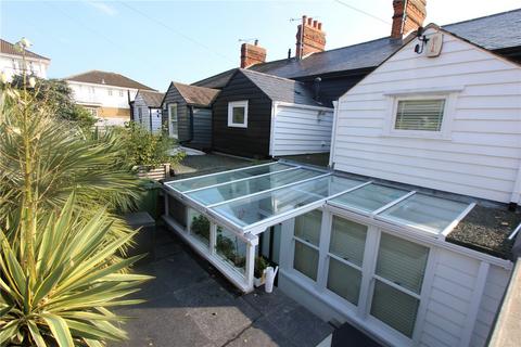 2 bedroom terraced house to rent, Leigh Hill, Leigh-on-Sea, Essex, SS9