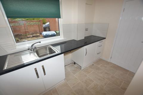 2 bedroom terraced house to rent, Kent Close, Worksop