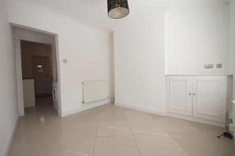 1 bedroom terraced house to rent, Stanley Road, Knutsford