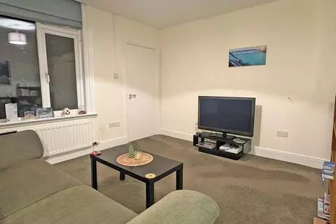1 bedroom apartment to rent - View 3