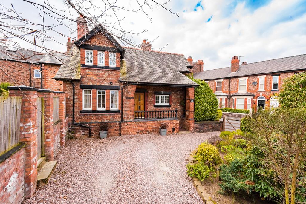 Ellesmere Road, Walton, Warrington, WA4 4 bed detached house £535,000