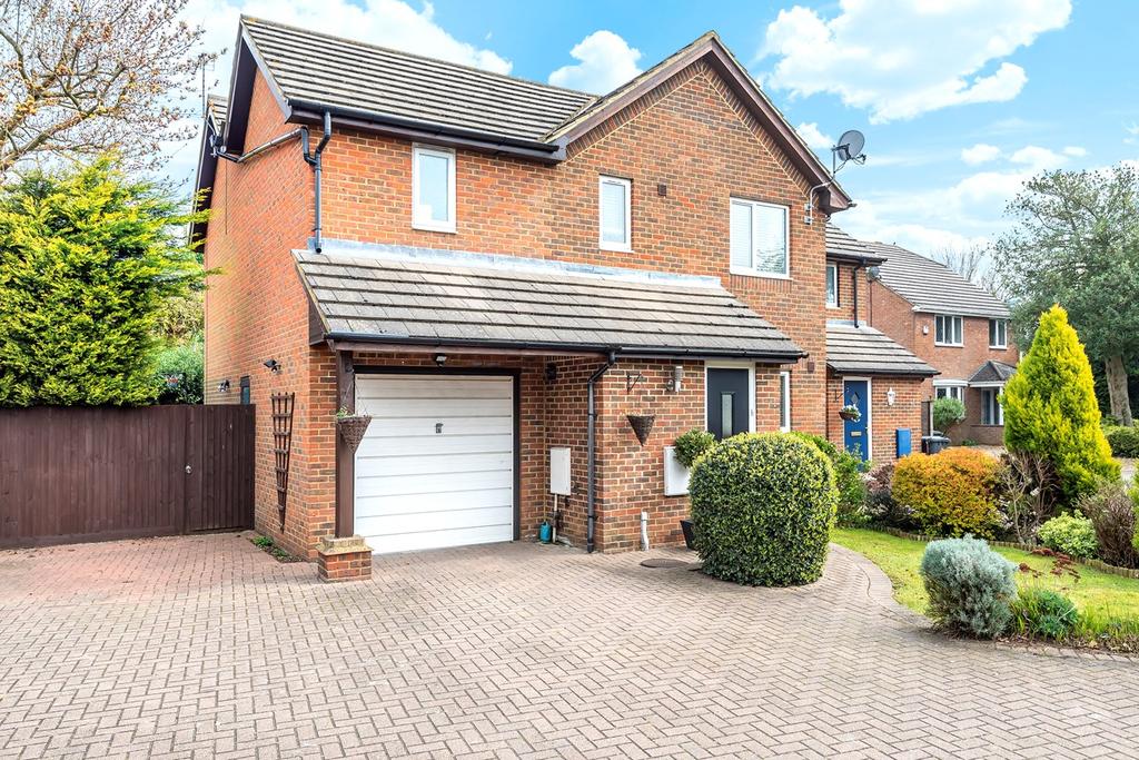 Kimberwell Close, Toddington, LU5 4 bed semi-detached house - £450,000