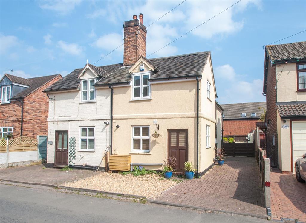 Hints Road, Hopwas, Tamworth 2 bed semidetached house £240,000