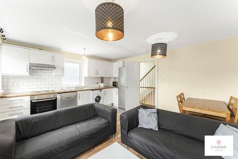 5 bedroom townhouse to rent, Cyclops Mews, London E14
