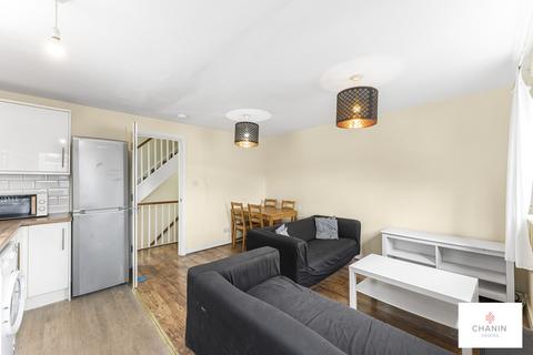 5 bedroom townhouse to rent, Cyclops Mews, London E14