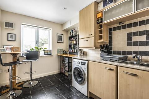 2 bedroom semi-detached house to rent, Baldwin Mews,  Carterton,  OX18