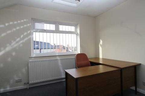Office to rent - High Street, Stourbridge, DY8