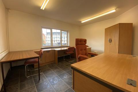 Office to rent - High Street, Stourbridge, DY8