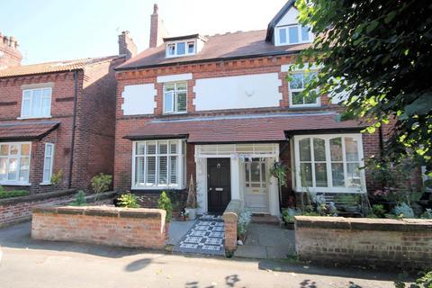 3 bedroom end of terrace house for sale, Cranford Avenue, Knutsford