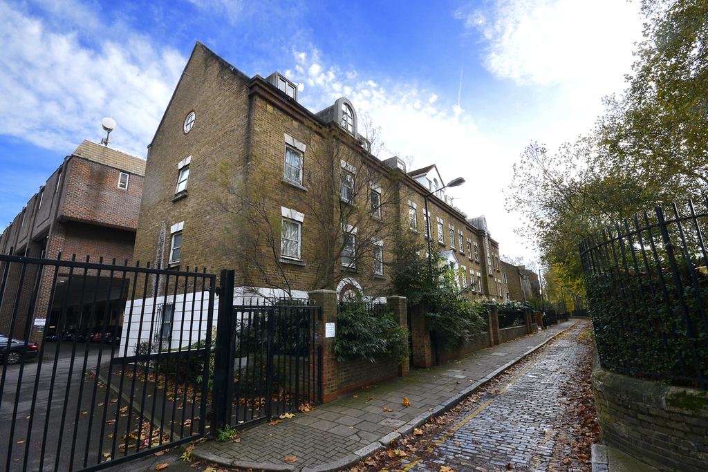 Beatrice House 43 Stepney Green... 3 bed flat £1,950 pcm (£450 pw)