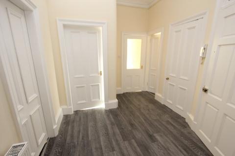 2 bedroom flat to rent, Holmlea Road, Cathcart G44