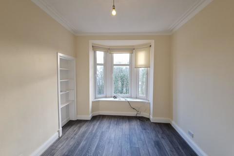 2 bedroom flat to rent, Holmlea Road, Cathcart G44