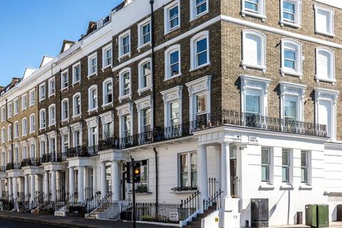 2 bedroom flat to rent, W2
