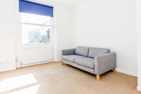 2 bedroom flat to rent, W2