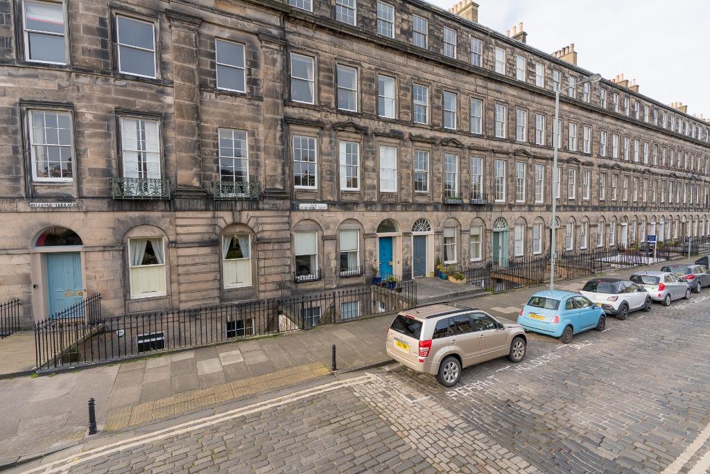 East Claremont Street, New Town, Edinburgh, EH7 4HT 5 bed flat - £3,000 ...