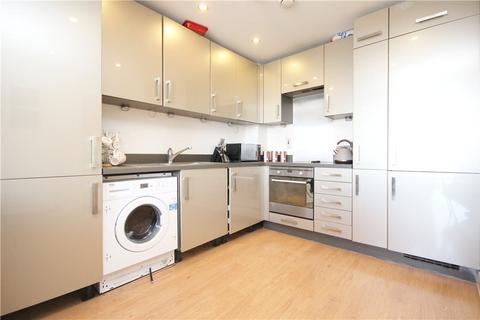 2 bedroom apartment to rent, Pontes Avenue, Hounslow, TW3