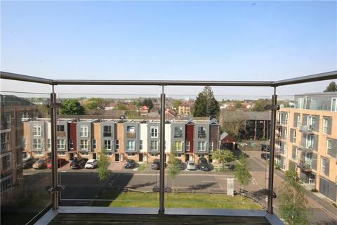 2 bedroom apartment to rent, Pontes Avenue, Hounslow, TW3