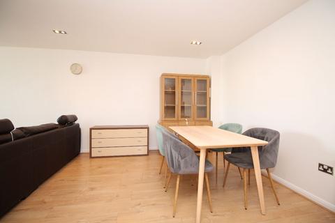 2 bedroom flat to rent, City Tower, 3 Limeharbour, Canary Wharf E14