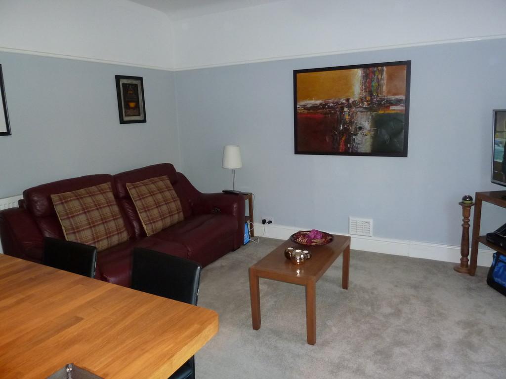 Coleshill House, Sutton Coldfield B72 2 bed flat to rent £1,000 pcm