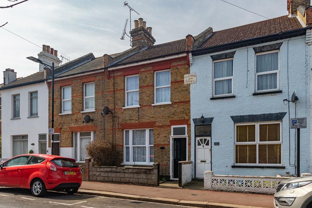 Nearest Gas Station From My Location >> Colchester Road, Southend-on-Sea, SS2 3 bed terraced house ... Nearest Gas Station From My Location >> Colchester Road, Southend-on-Sea, SS2 3 bed terraced house ...