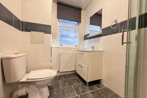 3 bedroom flat to rent, Milnbank Road, West End, Dundee, DD1