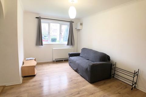 1 bedroom flat to rent - Heywood House Myers Lane,  London , SE14